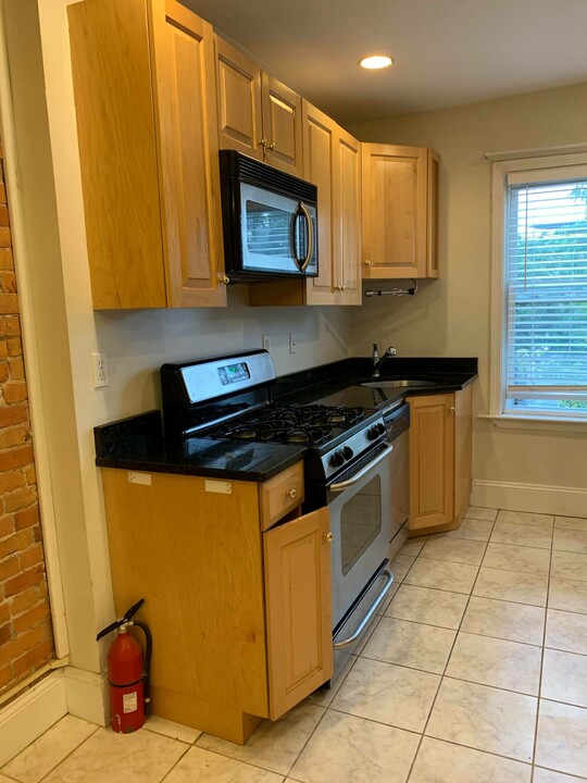 25 Aspinwall Ave, Unit 4 in Brookline, MA - Foto de edificio