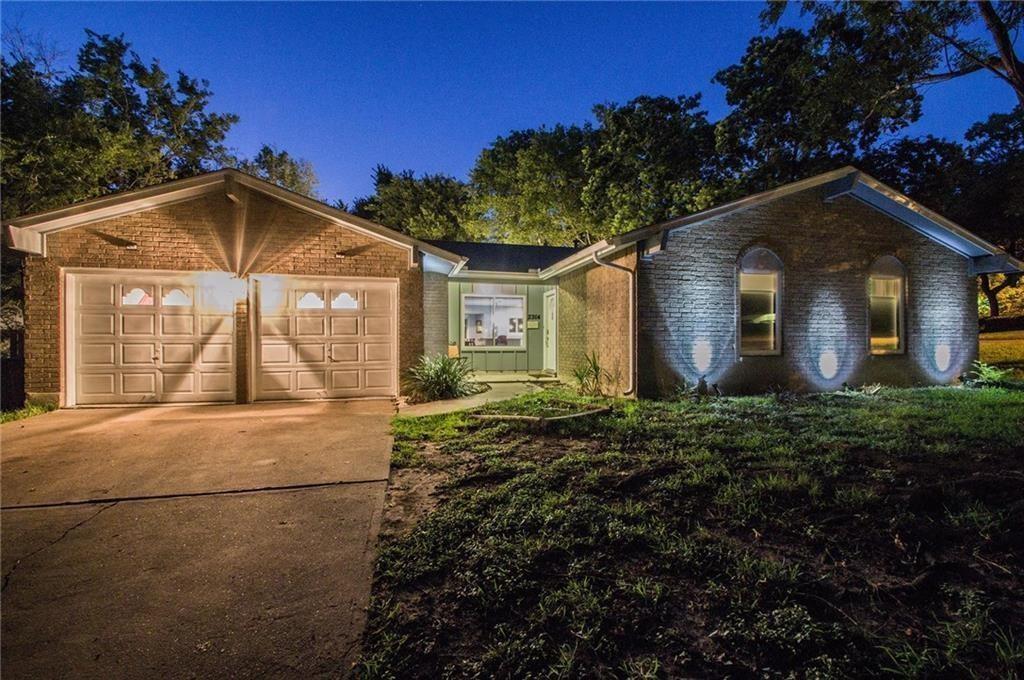 2304 Granada Dr in Austin, TX - Building Photo