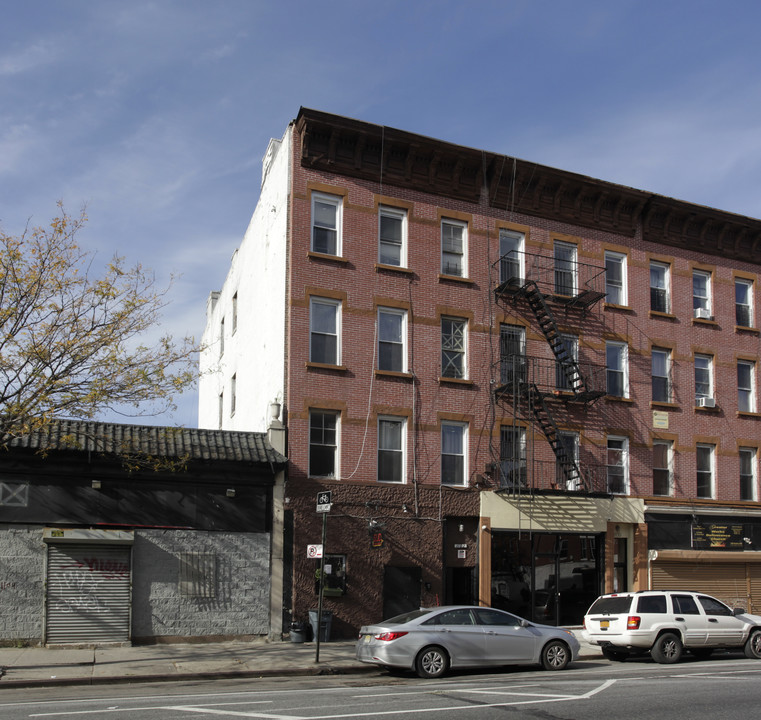 1102 Bedford Ave in Brooklyn, NY - Foto de edificio