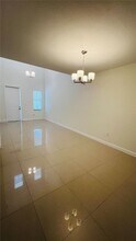 10703 NW 76th Ln in Doral, FL - Building Photo - Building Photo