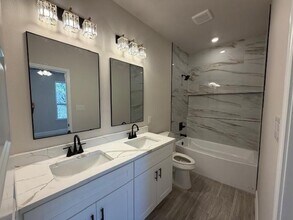 5206 Stoneridge Dr in Granbury, TX - Building Photo - Building Photo