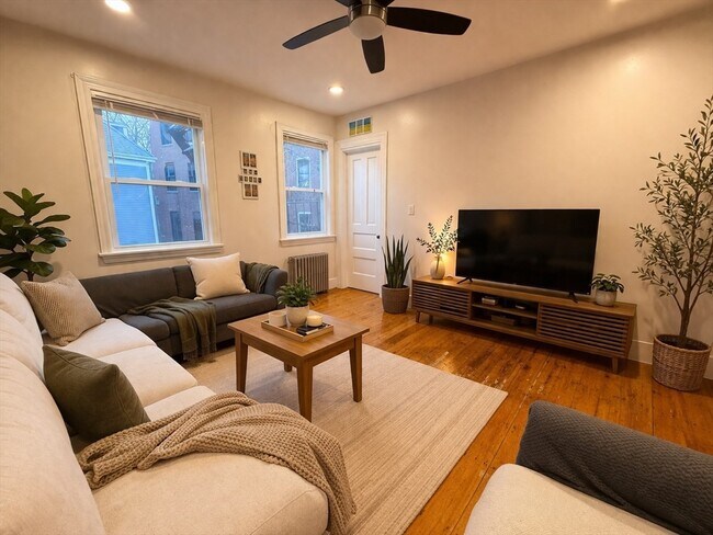 21A Highland St in Boston, MA - Building Photo - Building Photo