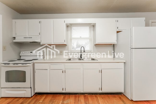 808 Gordon St in High Point, NC - Building Photo - Building Photo