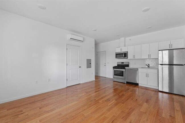 60 Cottage St in Jersey City, NJ - Building Photo - Building Photo