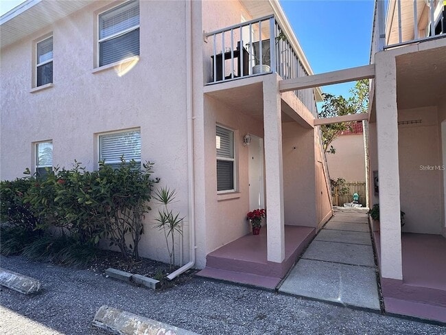 1630 Redwood St