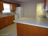 331 Richmond Dr photo'