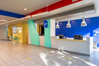 Lark on 42nd in Tampa, FL - Foto de edificio - Interior Photo