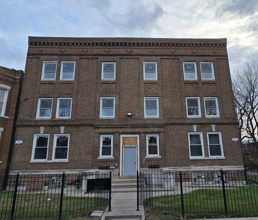 7441 S Harvard Ave in Chicago, IL - Building Photo