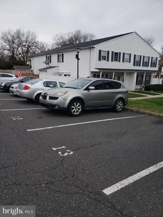 13 Reliance Ct in Telford, PA - Building Photo