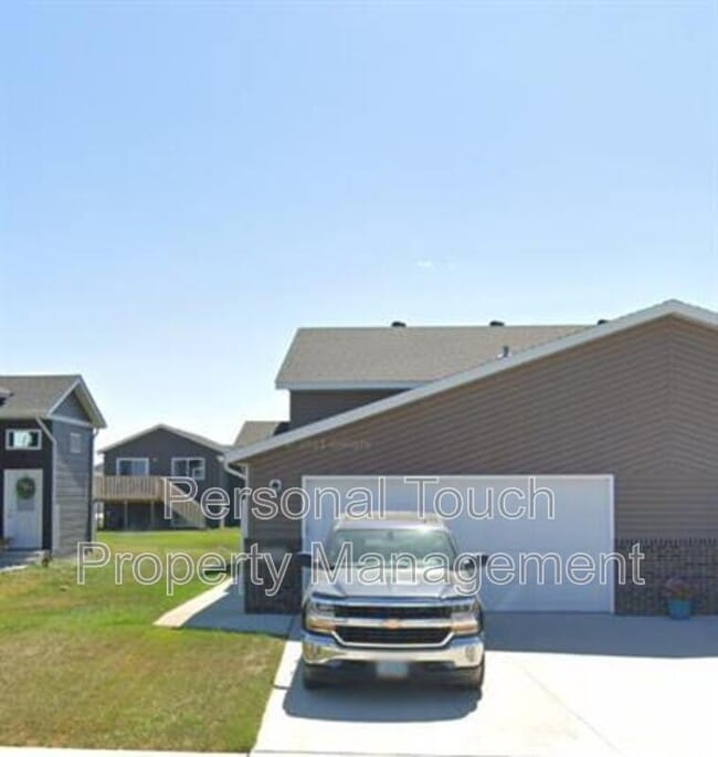property at 3362 Maple Leaf Loop S