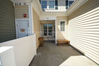 504 Fishers Ct in Hampton, VA - Building Photo - Building Photo