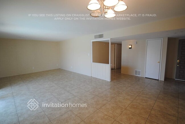 6012 W Medlock Dr in Glendale, AZ - Building Photo - Building Photo