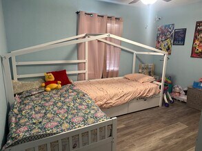 430 Center Way in Lake Jackson, TX - Building Photo - Building Photo