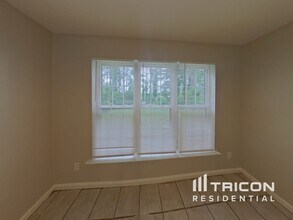 8412 Falling Rocks Way in Lithonia, GA - Building Photo - Building Photo