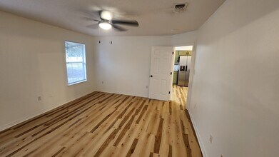 8625 Laredo St in Navarre, FL - Building Photo - Building Photo