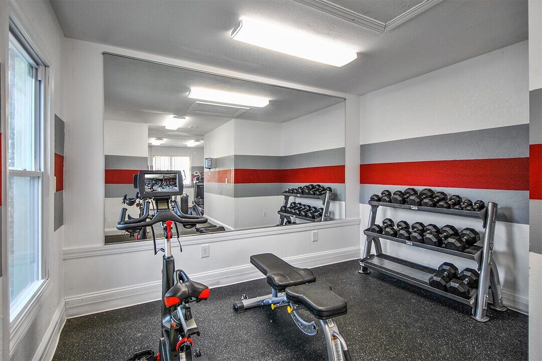 Merriman Woods Apartments in Livonia, MI - Foto de edificio