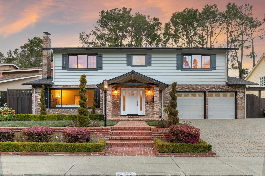 2990 Arguello Dr in Burlingame, CA - Foto de edificio