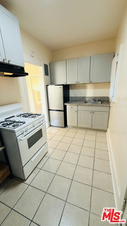 property at 1510 E Broadway