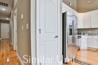 670 N Commercial St in Manchester, NH - Foto de edificio - Building Photo