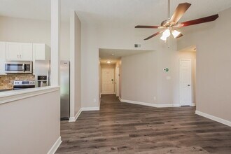 533 River View Dr in Lowell, NC - Building Photo - Building Photo