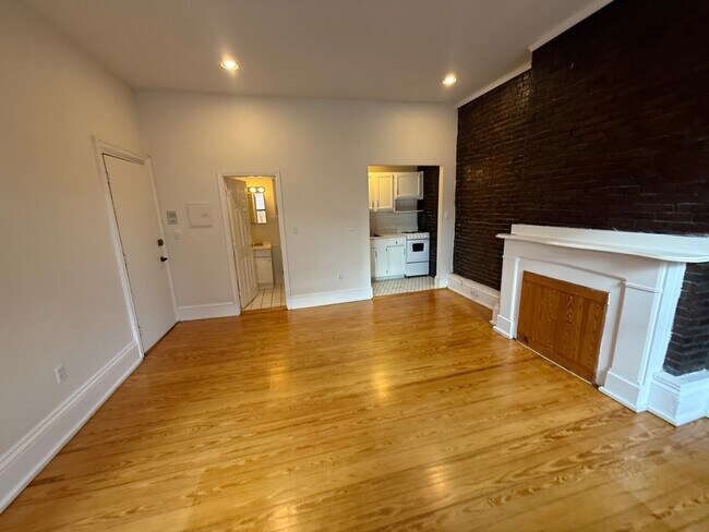 680 Tremont St, Unit 2R in Boston, MA - Building Photo - Building Photo