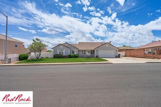 3539 Windmill Dr in Santa Clara, UT - Building Photo - Building Photo