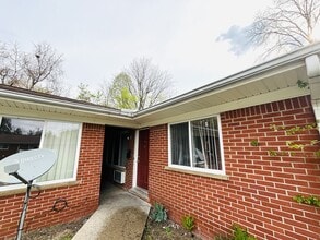 Campbell Apartments in Ypsilanti, MI - Building Photo - Interior Photo