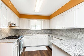 1026 W Tom Stokes Ct in Baton Rouge, LA - Building Photo - Building Photo