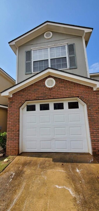 116 S Spring View Dr in Enterprise, AL - Building Photo