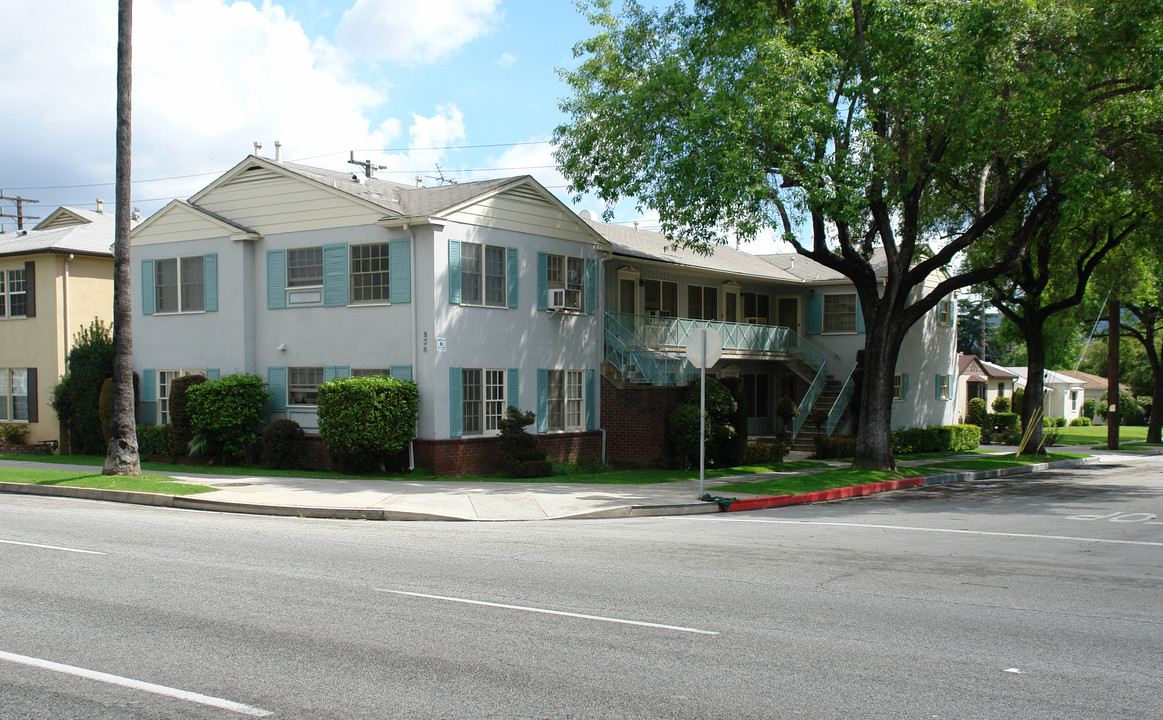 938 W Glenoaks Blvd in Glendale, CA - Building Photo