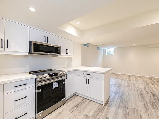 32 Conchita St in Keswick, ON - Building Photo - Building Photo