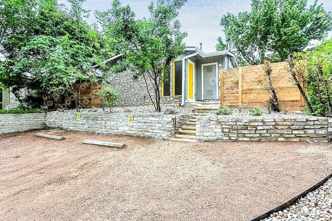 1117 Mariposa Dr in Austin, TX - Building Photo - Building Photo