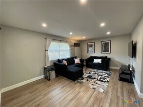 127 Sioux Cir in Cibolo, TX - Building Photo - Building Photo