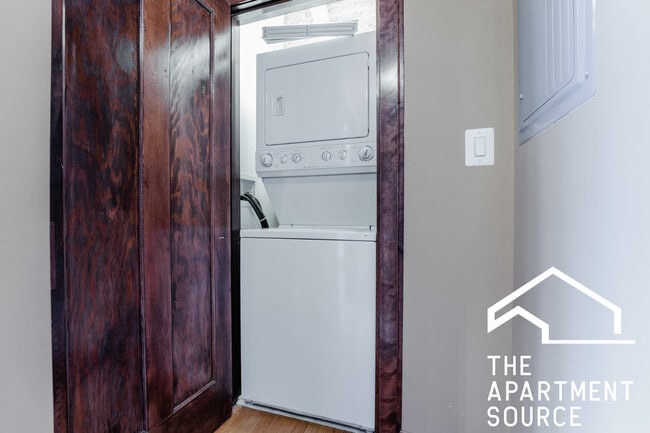 2920 W Cullom Ave, Unit 2W in Chicago, IL - Building Photo - Building Photo