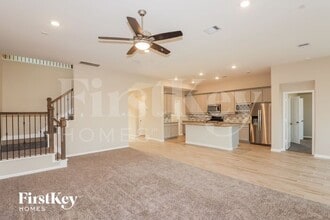 4615 Red Yucca Dr in Baytown, TX - Foto de edificio - Building Photo