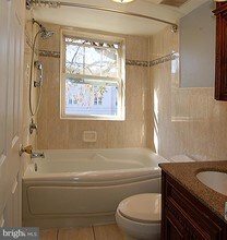 912 Barnaby St SE-Unit -201 in Washington, DC - Building Photo - Building Photo