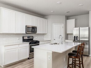2810 Dell Hollow Dr in Round Rock, TX - Foto de edificio - Building Photo