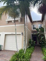 9076 Preston Pl in Tamarac, FL - Building Photo