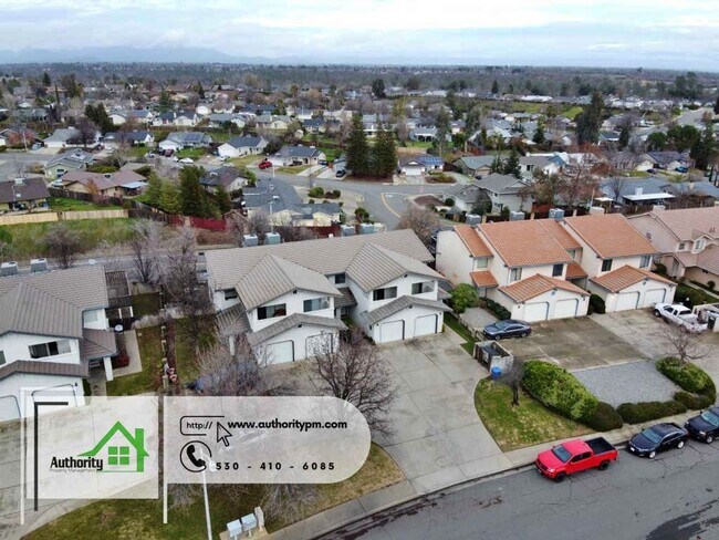 1088 Burton Dr in Redding, CA - Building Photo - Building Photo