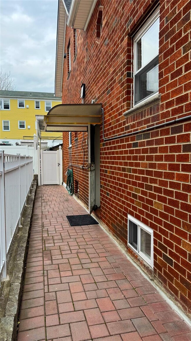 23 Secor Pl in Yonkers, NY - Building Photo - Building Photo