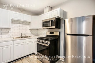 444 Paris Ave SE in Grand Rapids, MI - Building Photo - Building Photo