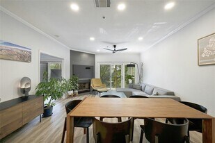 1741 Spyglass Dr in Austin, TX - Building Photo