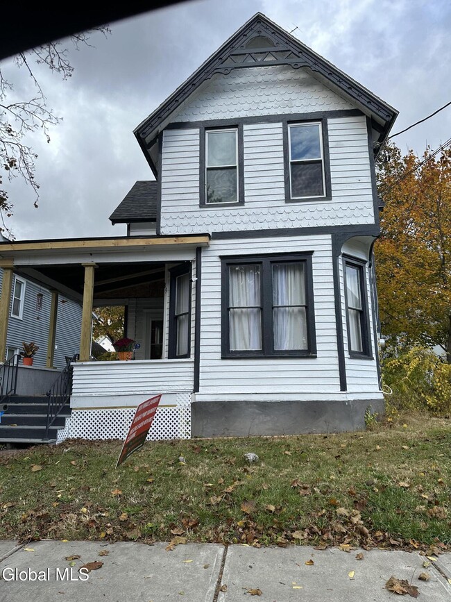property at 89 2nd Ave