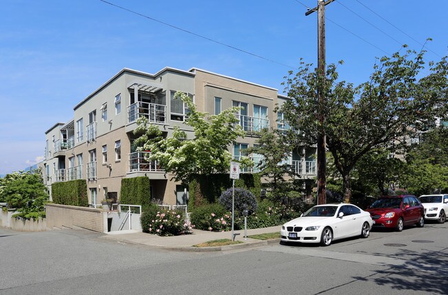 2299 Burrard St in Vancouver, BC - Building Photo - Building Photo
