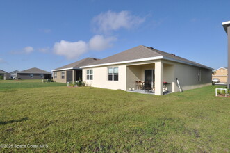 1228 Downey Ln SE in Palm Bay, FL - Foto de edificio - Building Photo