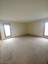 537 Second Ave in Lyndhurst, NJ - Building Photo - Building Photo