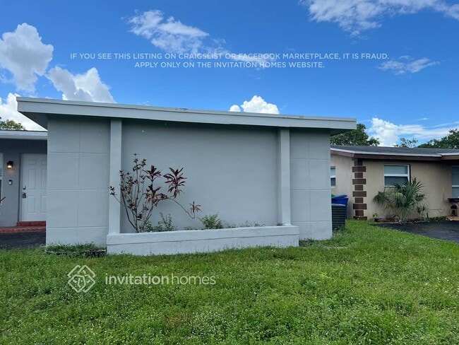 8530 NW 27th Pl in Sunrise, FL - Building Photo - Building Photo
