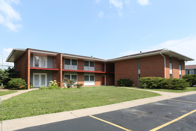 Eagle Crest Apartments in Columbia, MO - Building Photo - Building Photo