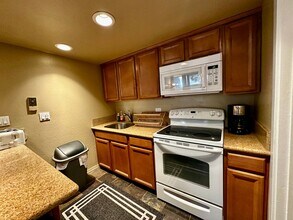 137 Laurel Mountain Rd in Mammoth Lakes, CA - Building Photo - Building Photo