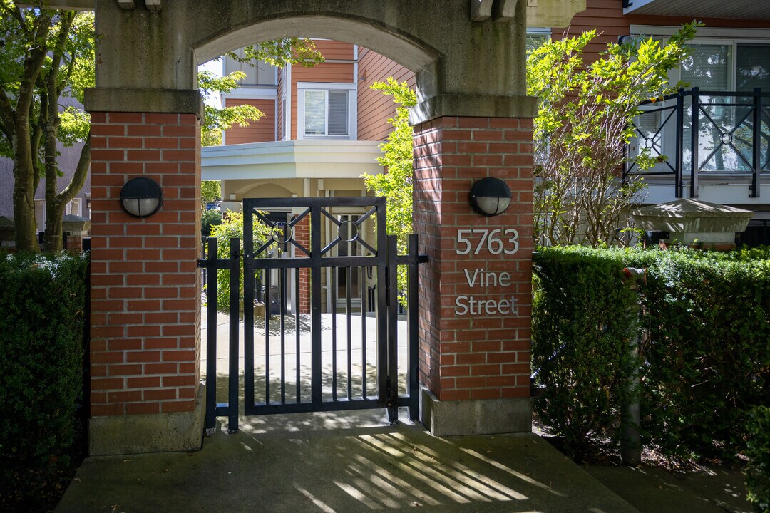 5763 Vine St in Vancouver, BC - Building Photo